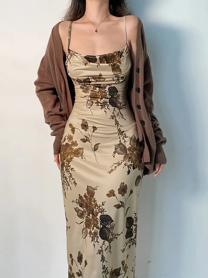 Stilla | Bodycon Kjole Med Blomsterfinish Brun Sommerkjole Med Spaghetti Stropper
