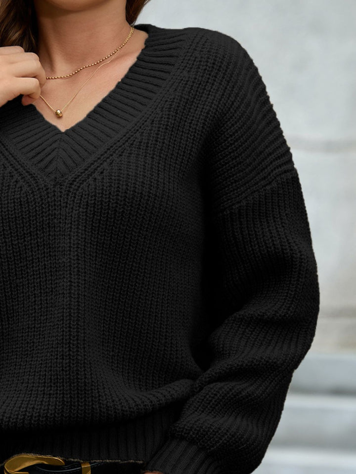 Stilla | Pullover med lange ærmer, V-udskæring og faldende skuldre
