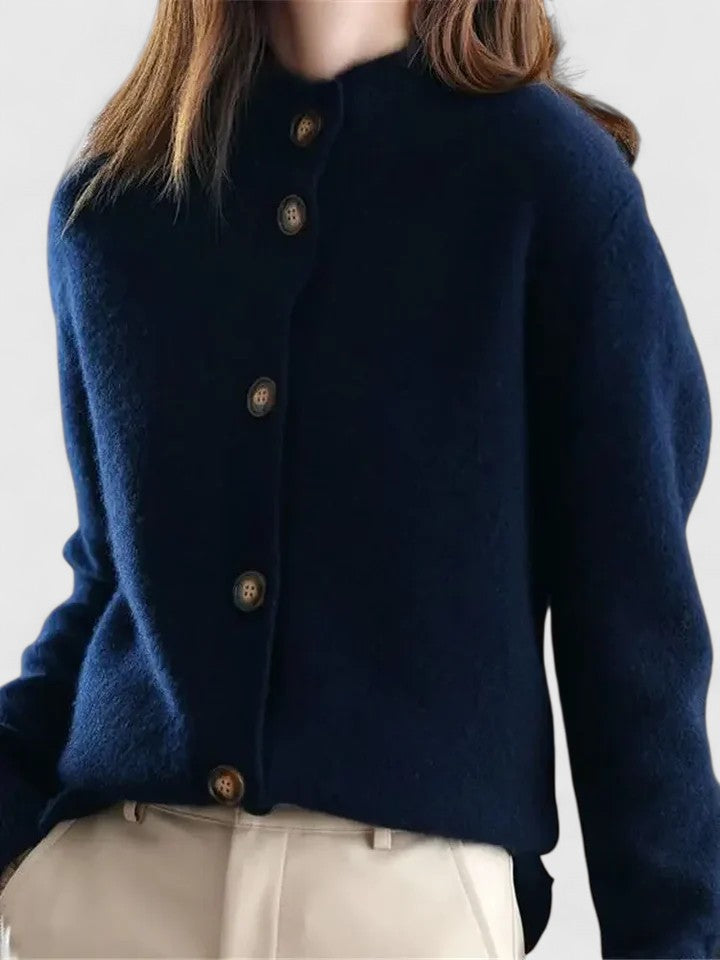 Stilla | Klassisk Cardigan med Knaplukning