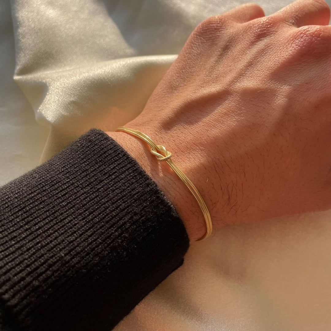 Stilla | Minimalistisk Armbånd Kærlighedsknude