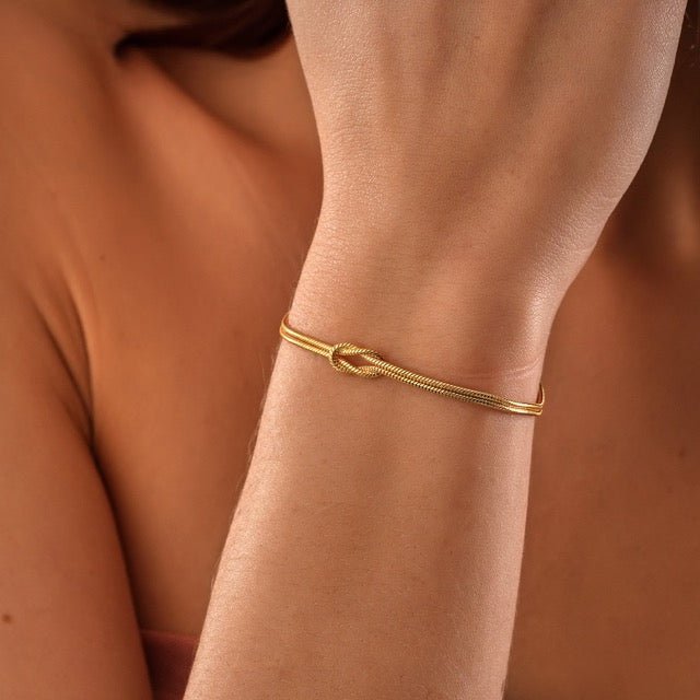 Stilla | Minimalistisk Armbånd Kærlighedsknude