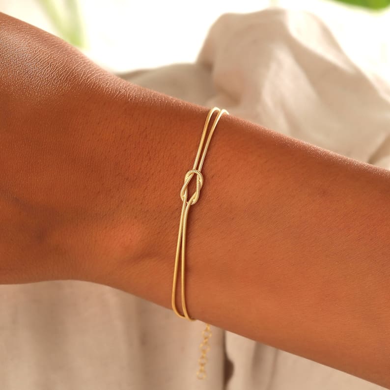 Stilla | Minimalistisk Armbånd Kærlighedsknude