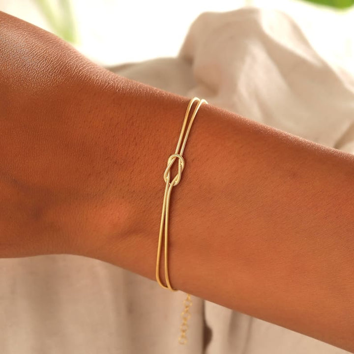 Stilla | Minimalistisk Armbånd Kærlighedsknude