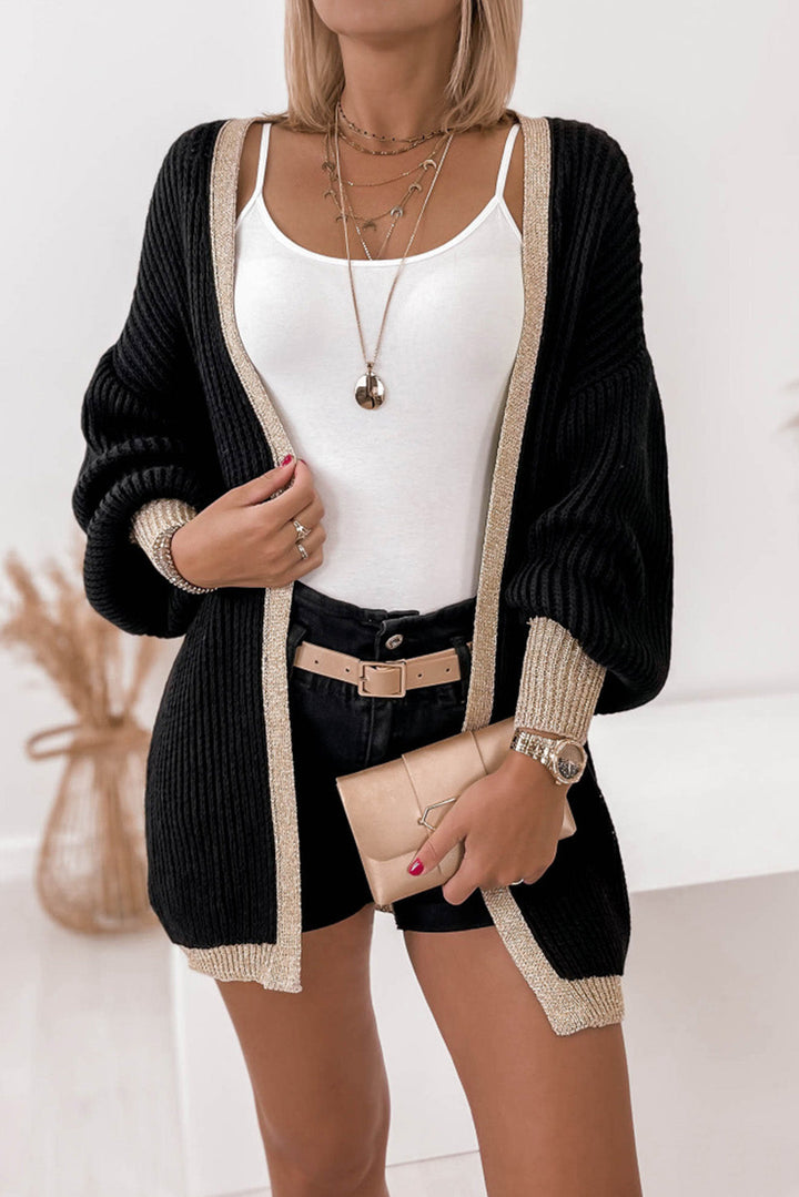 Stilla | Elegant Cardigan Med Lys Beige Detaljer Til Damer