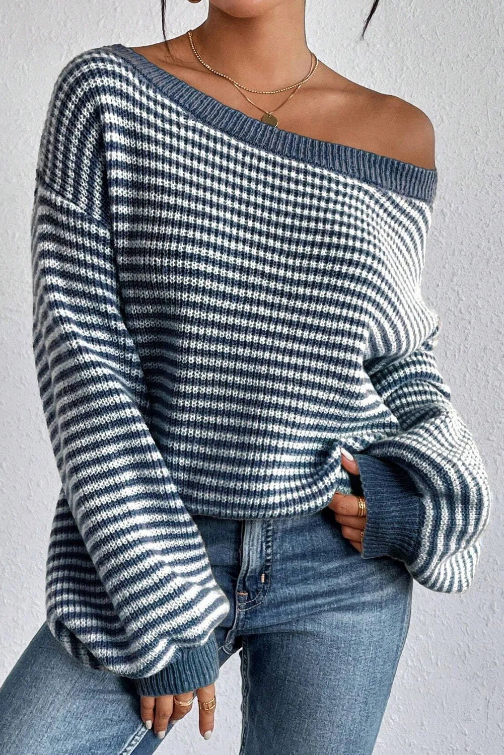 Stilla | Stribet Pullover Med Rund Halsudskæring og Faldende Skuldre
