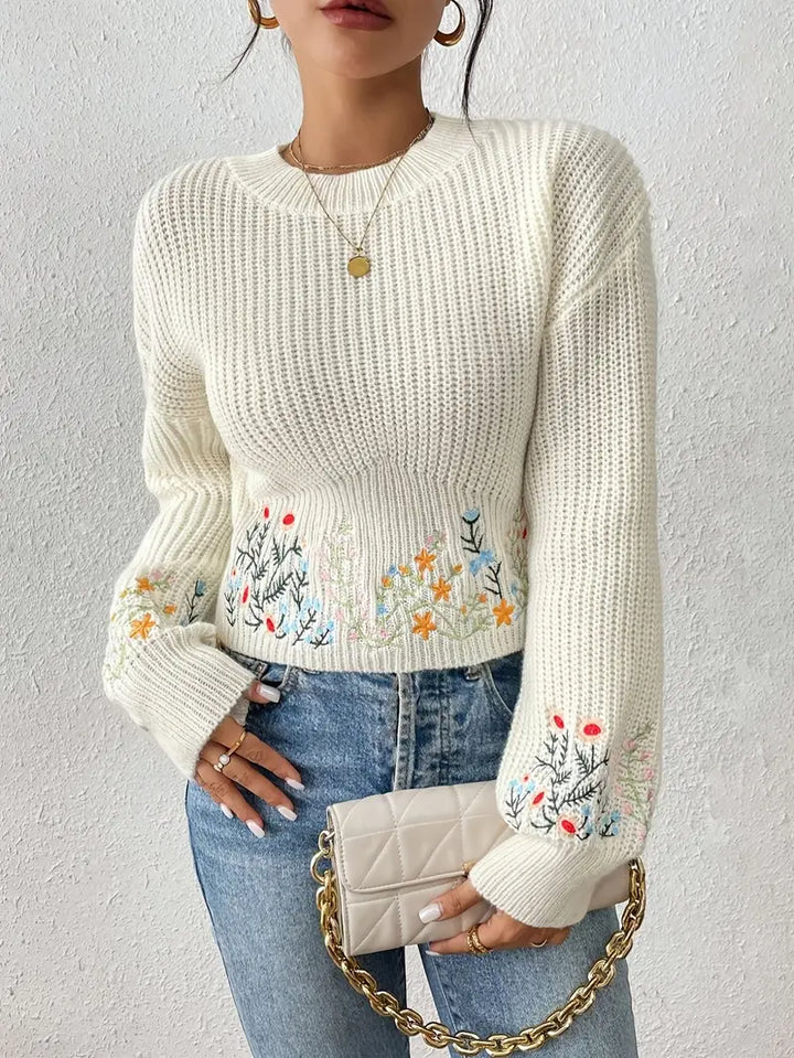 Stilla | Strikpullover med floral broderi