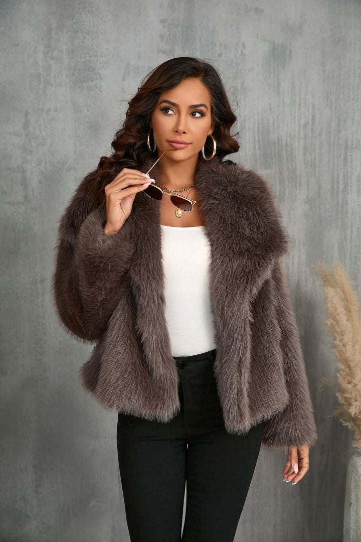 Stilla | Taupe Künst pels frakke