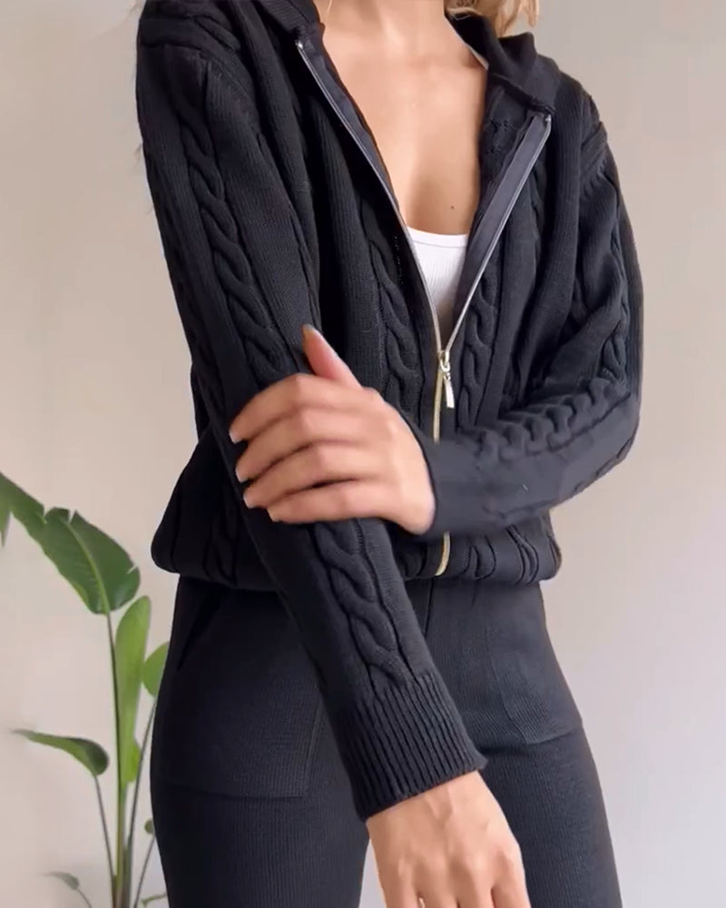 Stilla | Casual Jacquard Cardigan Sæt med Twist Design