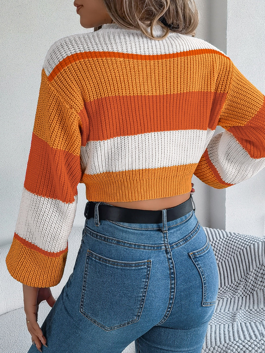 Stilla | Kort sweater med rund halsudskæring farveblok