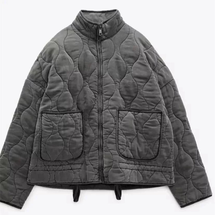 Stilla | Vintage Gammel Quiltet Jakke med Klassisk Quiltet Detaljering