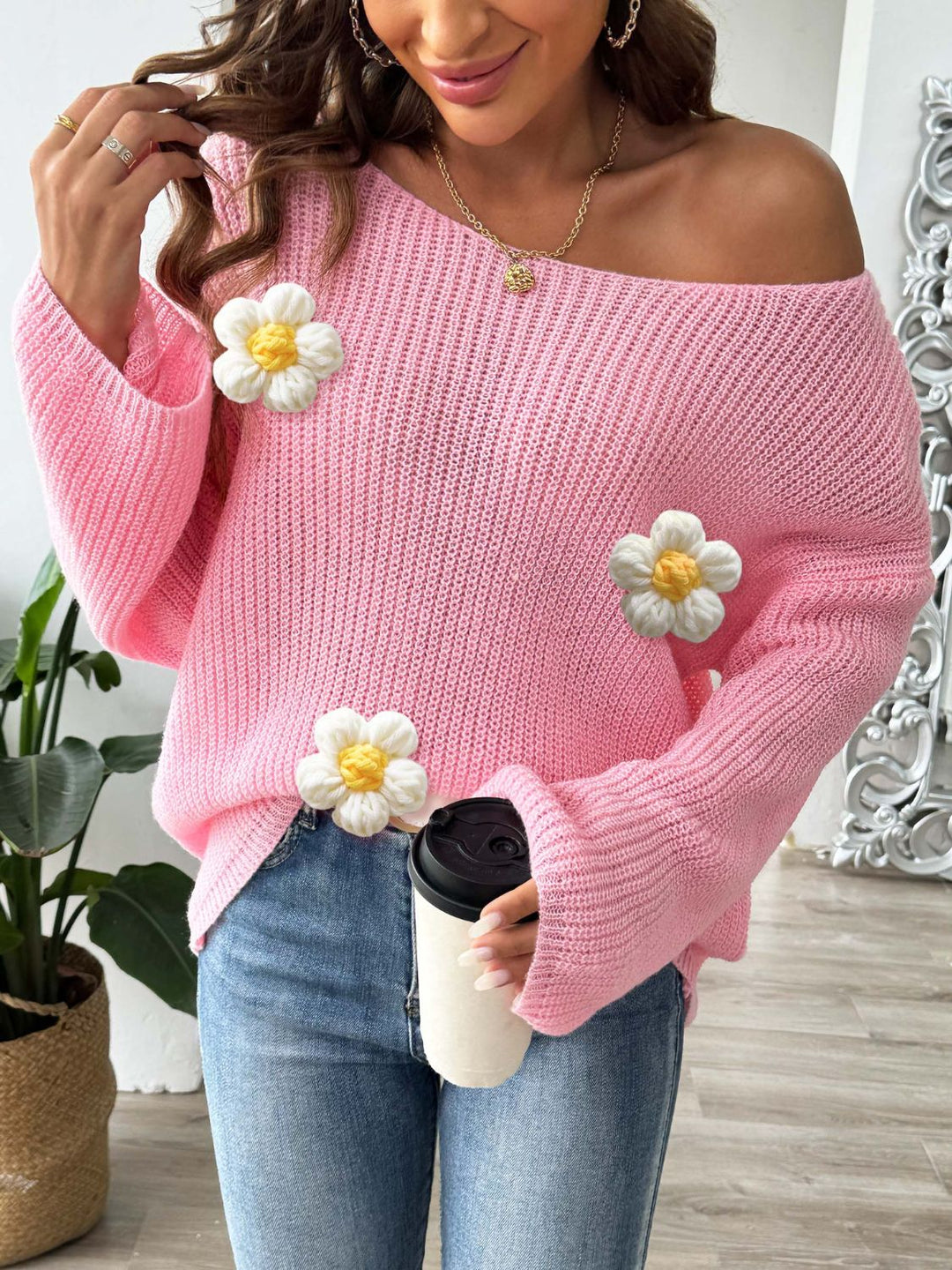 Stilla | Pullover med lange ærmer og rundt blomsterudskæring