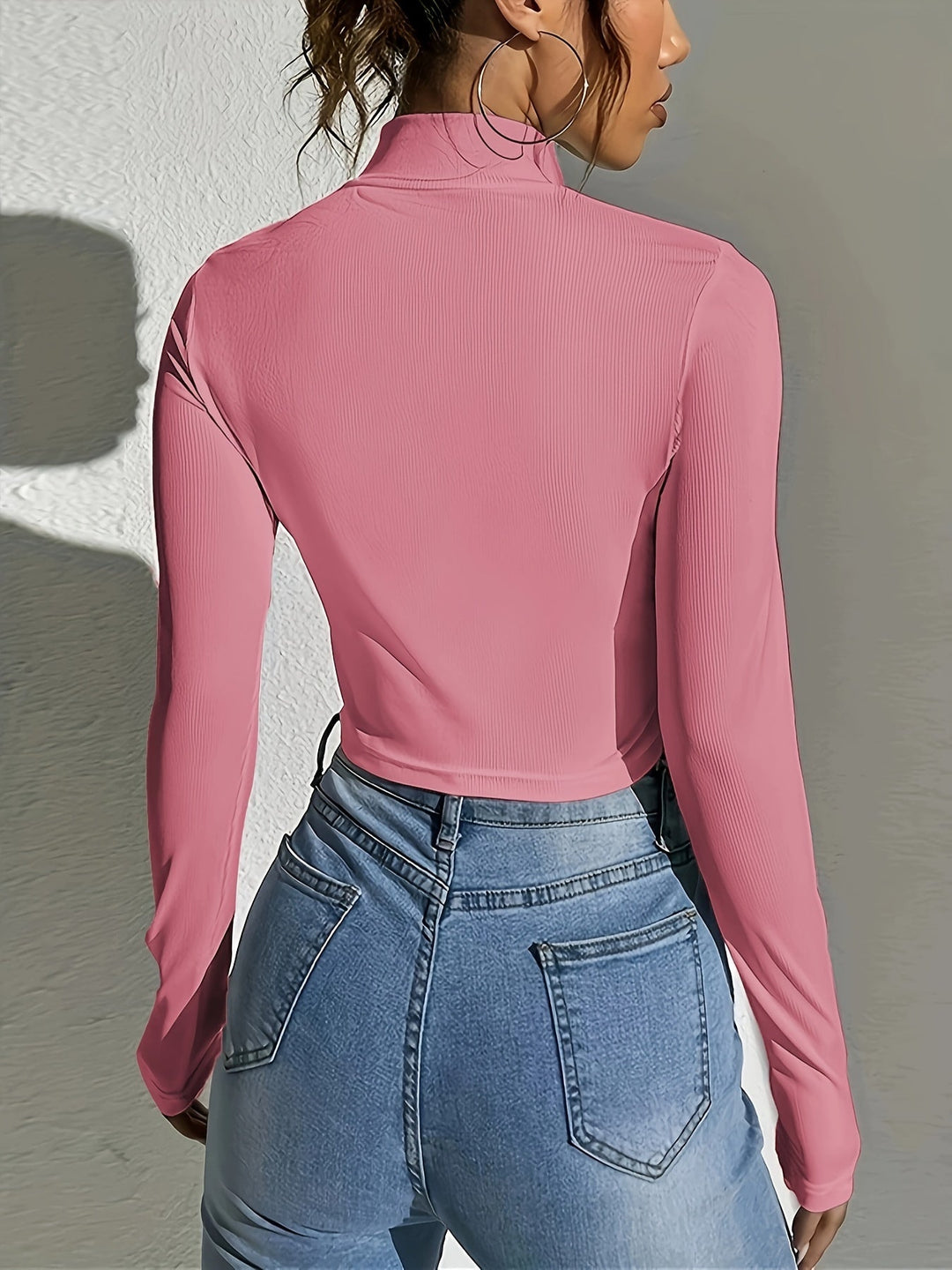 Stilla | Ribbet Cropped T-shirt Med Lynlås Foran