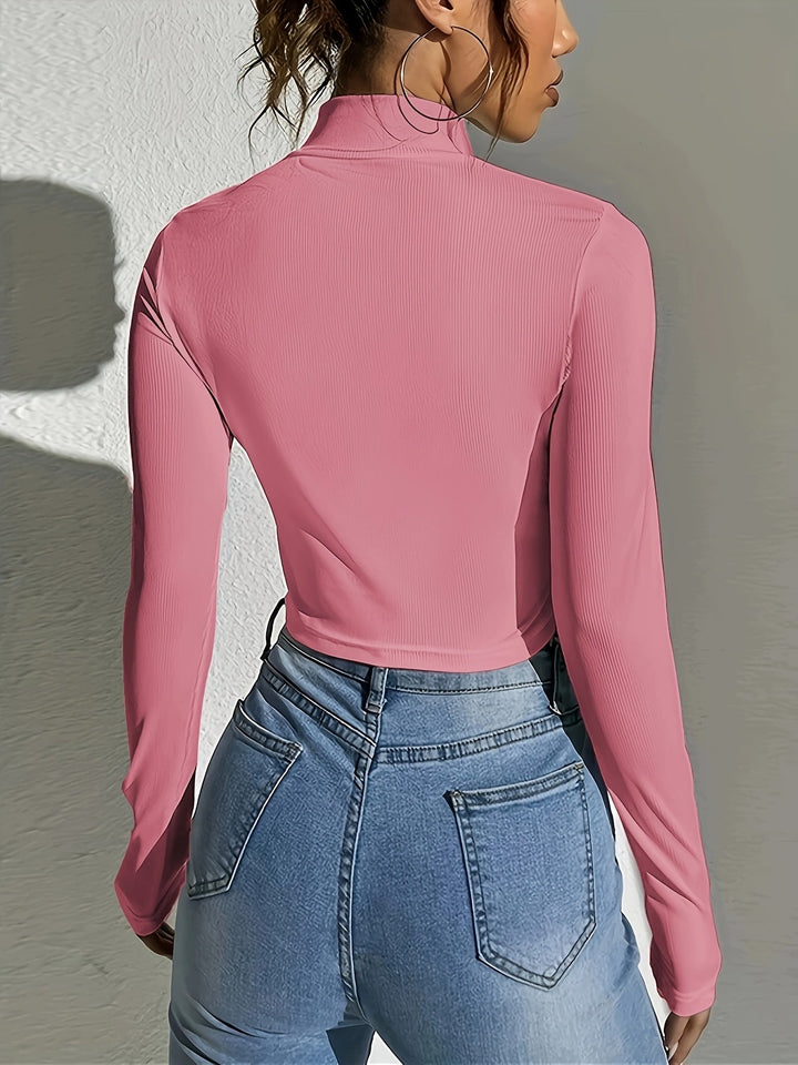 Stilla | Ribbet Cropped T-shirt Med Lynlås Foran