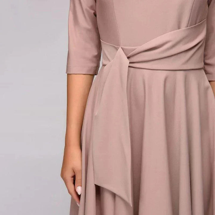 Stilla | Elegant midi-kjole med feminin silhuet