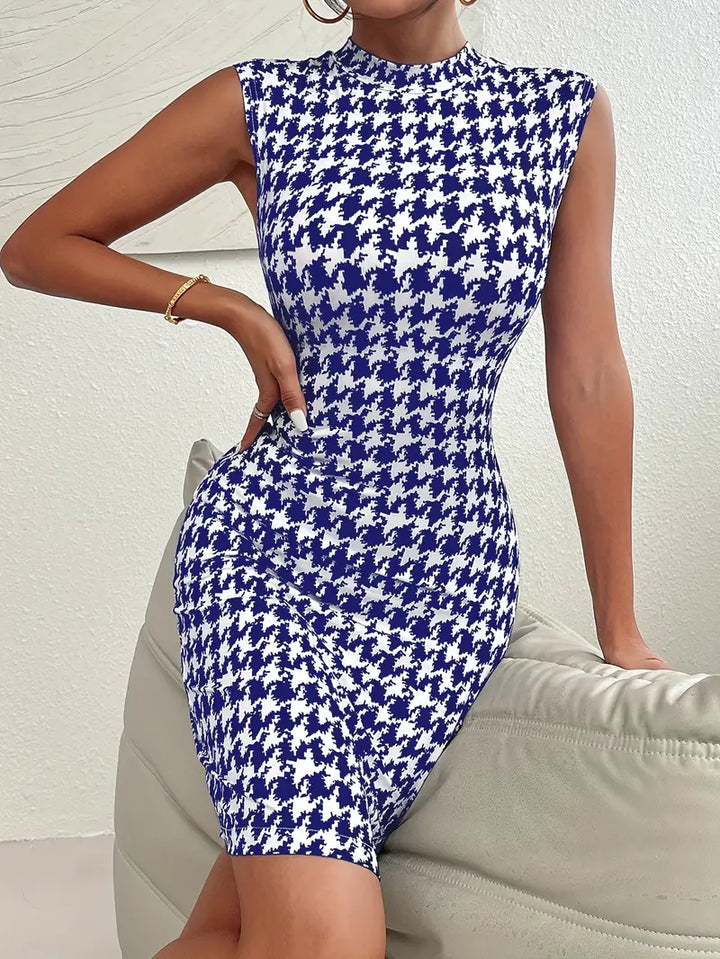 Stilla | Bodycon Med Houndstooth Mønster Kjole Uden Ærmer Elegant Sommerkjole Med Høj Hals