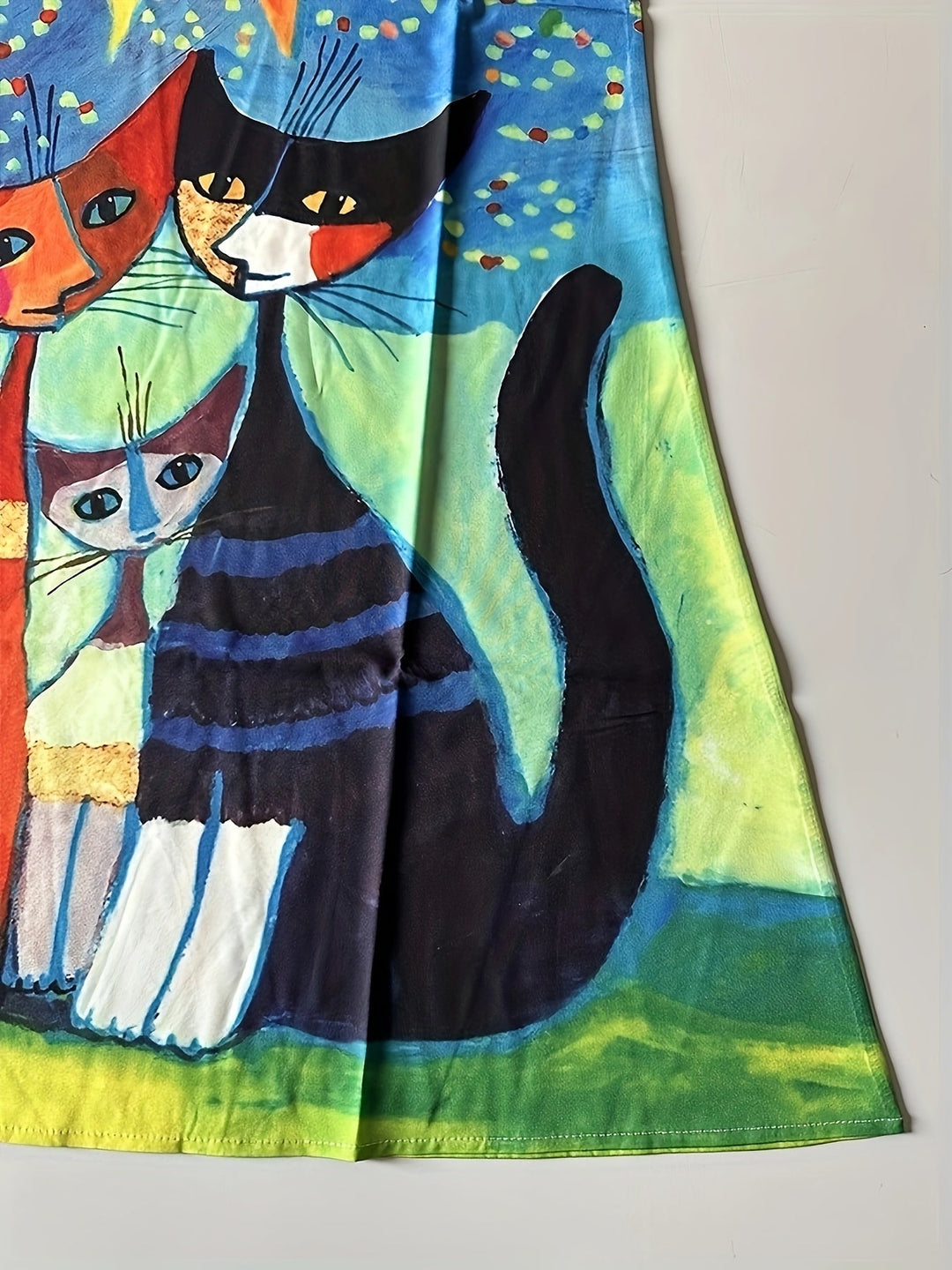 Stilla | Midi Kjole Med Kattedesign Uden Ærmer V-Hals Gul Sommerkjole Til Kvinder
