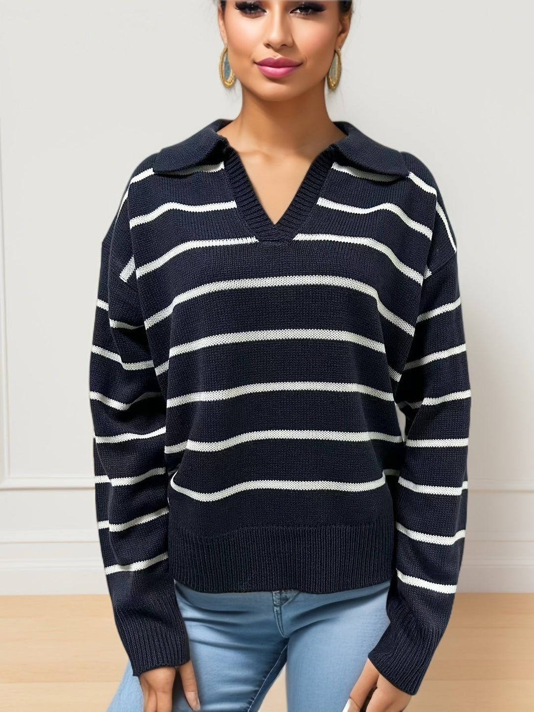 Stilla | Strikpullover med overdimensionerede skuldre og stribet mønster