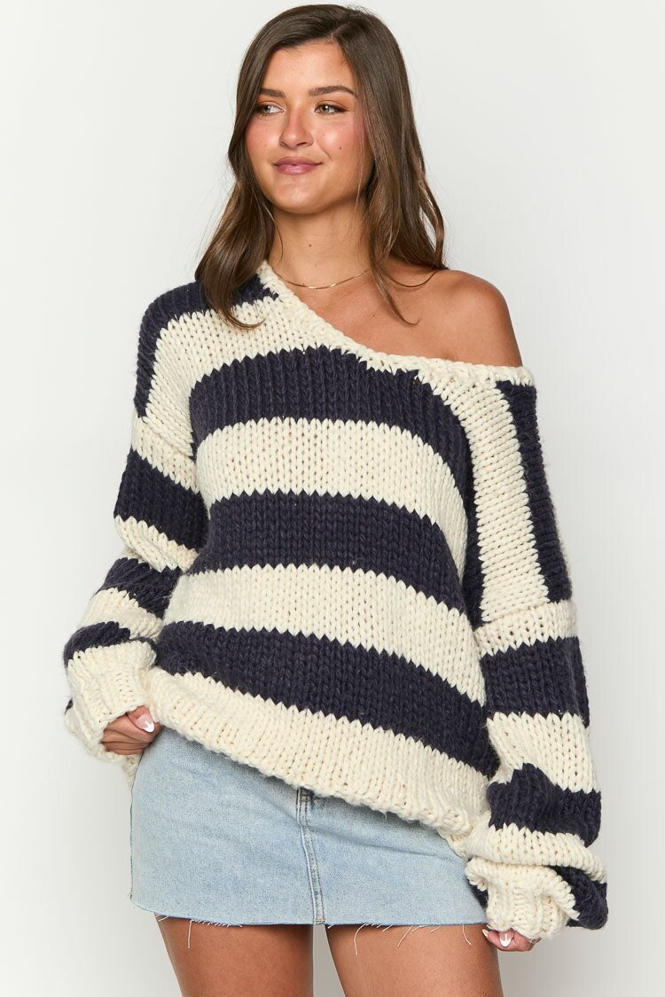 Stilla | Cozy Off-The-Shoulder Striped Knit Sweater til Efterårs Lag