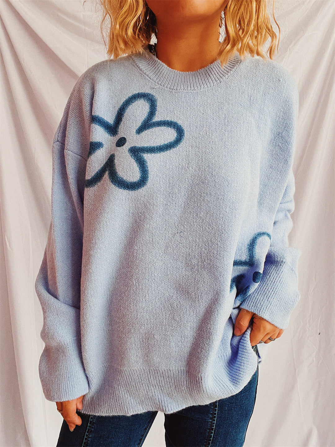 Stilla | Pulli med lange ærmer og rund, blomsteragtig udskæring