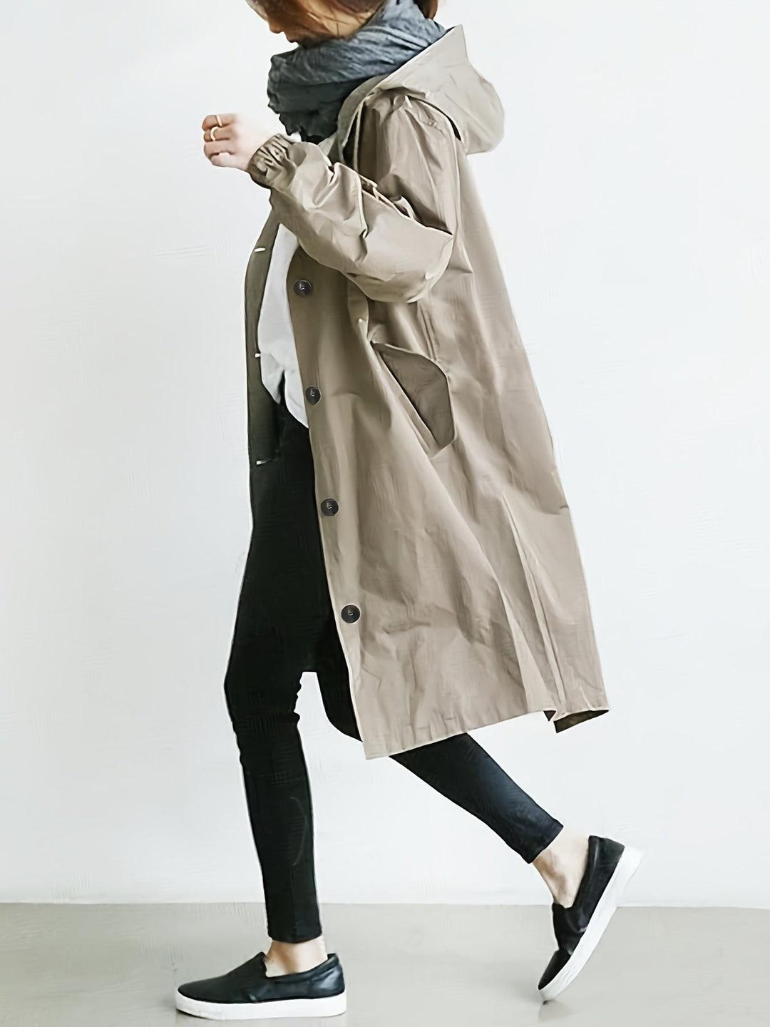 Stilla | Trenchcoat med lange ærmer, snoretræk og hætte