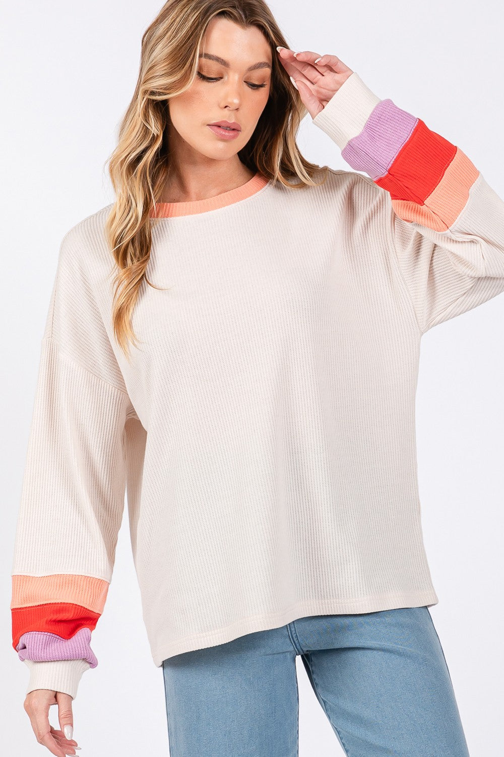 Stilla | T-shirt og struktureret netstof i blokfarver