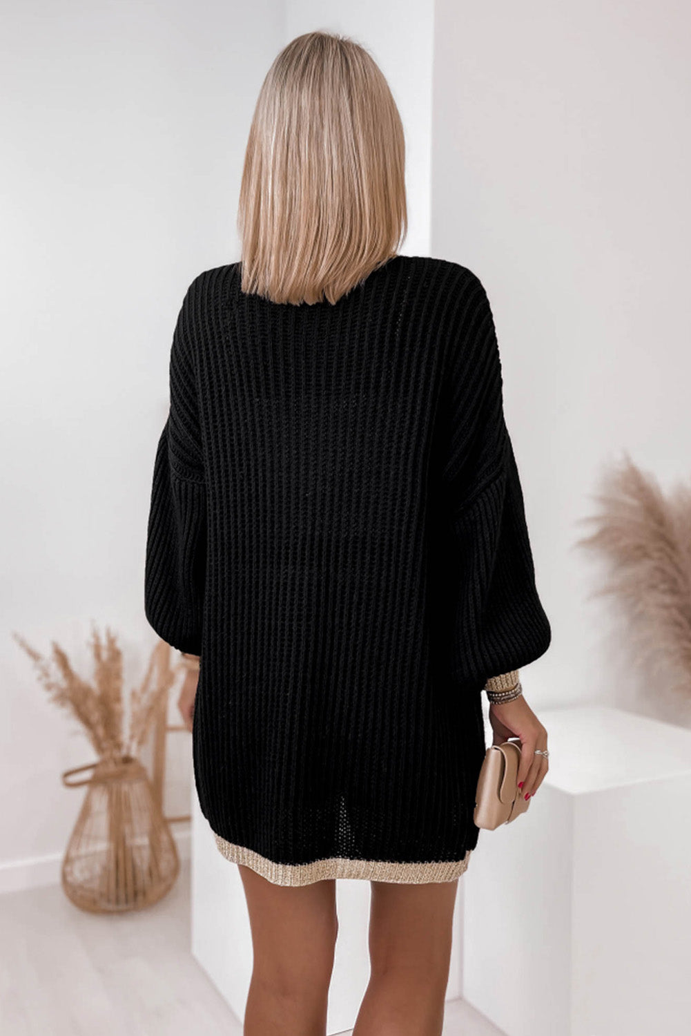 Stilla | Elegant Cardigan Med Lys Beige Detaljer Til Damer