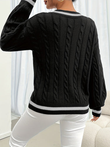 Stilla | Kabelstrikpullover med fine detaljer