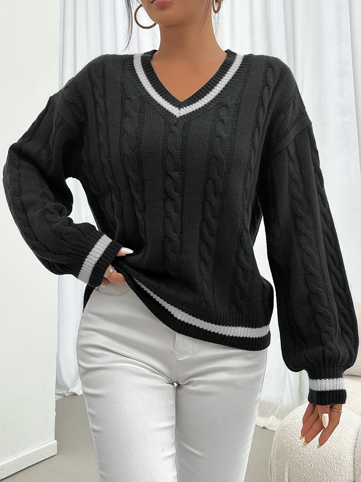 Stilla | Kabelstrikpullover med fine detaljer
