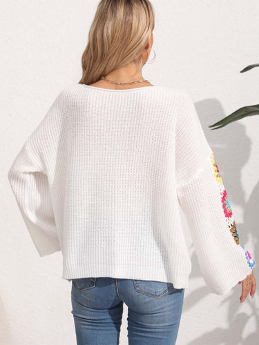 Stilla | Pullover med lange ærmer med hæklet blomster mønster