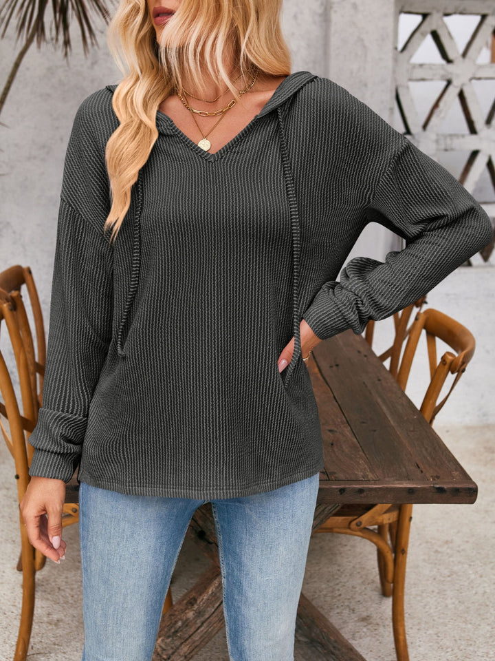 Stilla | Sweatshirt med hætte Double Take med snor, nedadgående skuldre og lange ærmer