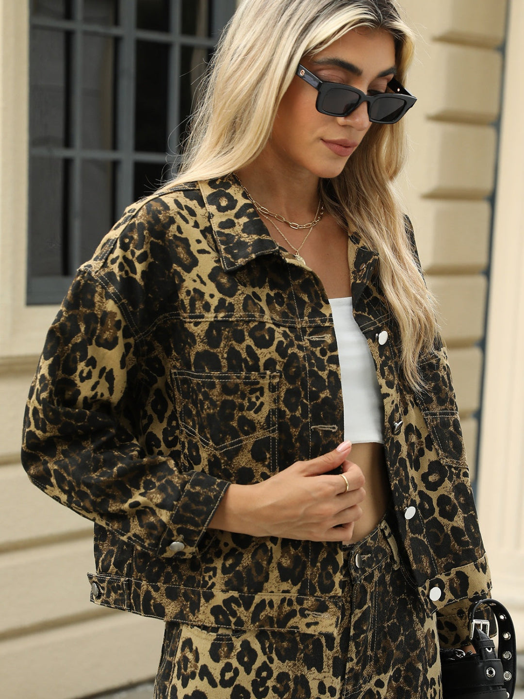 Stilla | Jeansjakke Med Lange Ærmer, Lommer og Leopardprint