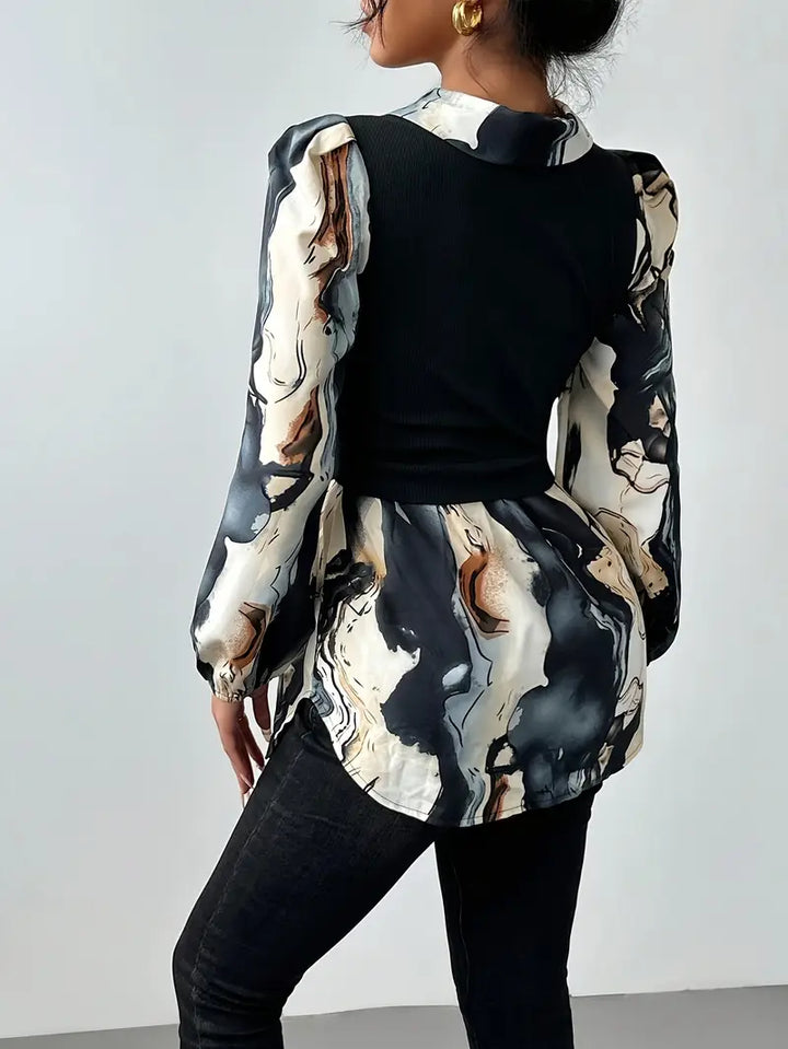 Stilla | Bluse i trykt satin med blomsterprint