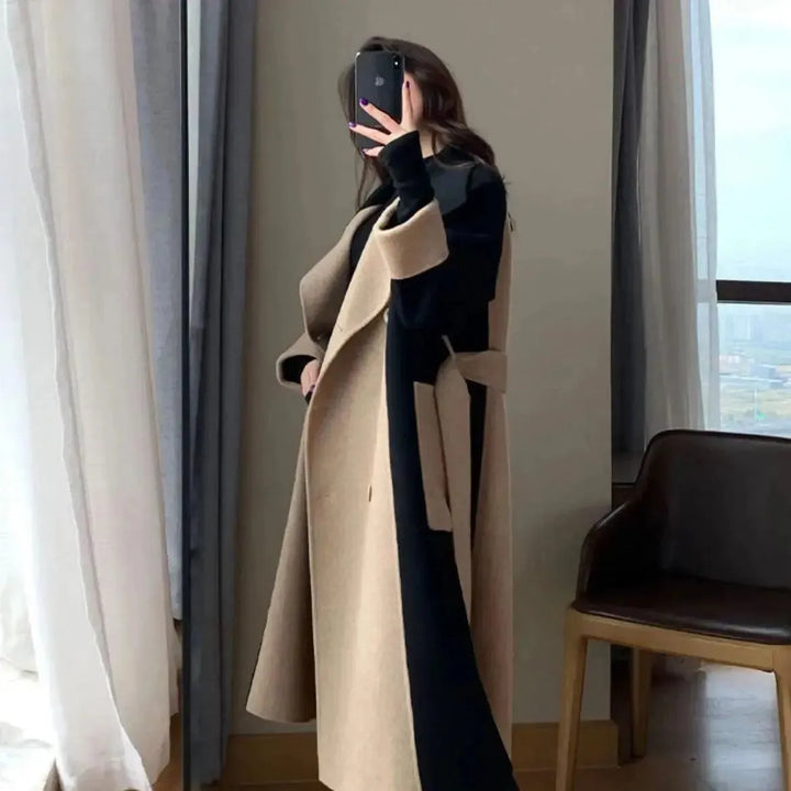 Stilla | Stilfuld Dame Uld Patchwork Trenchcoat