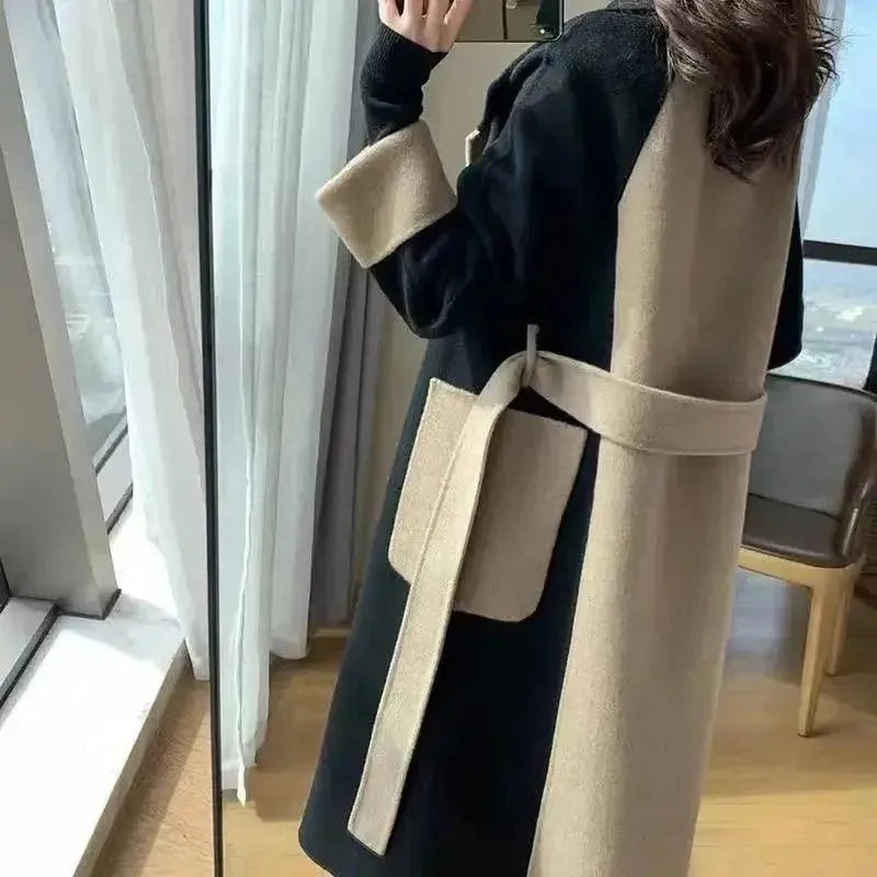 Stilla | Stilfuld Dame Uld Patchwork Trenchcoat
