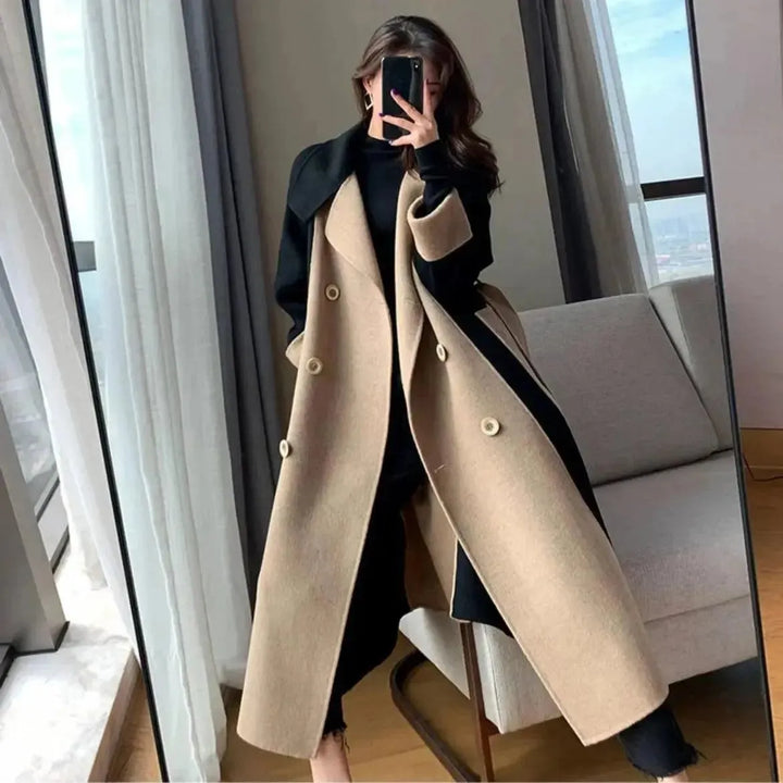 Stilla | Stilfuld Dame Uld Patchwork Trenchcoat