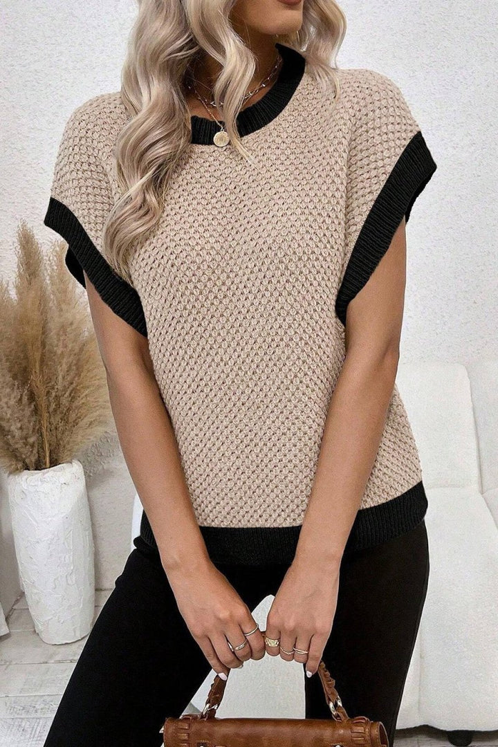 Stilla | Smart Top Af Kontraststoff, Rund Udsnit og Ærmer