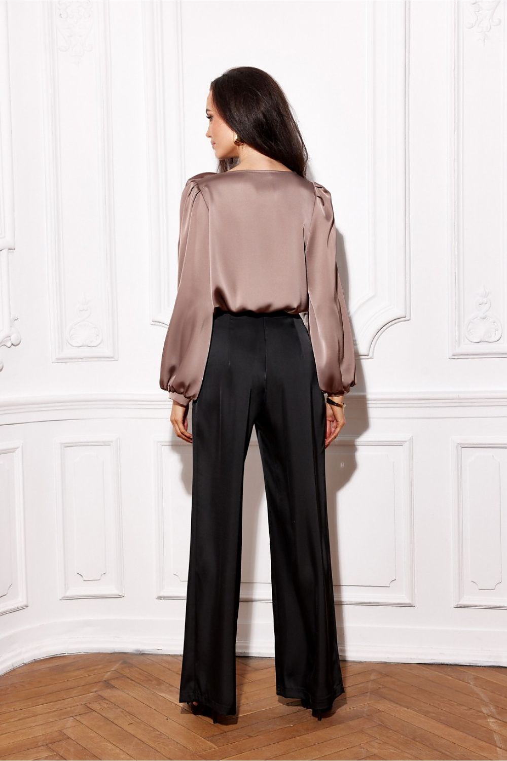 Stilla | Satin Bluse med Elegance