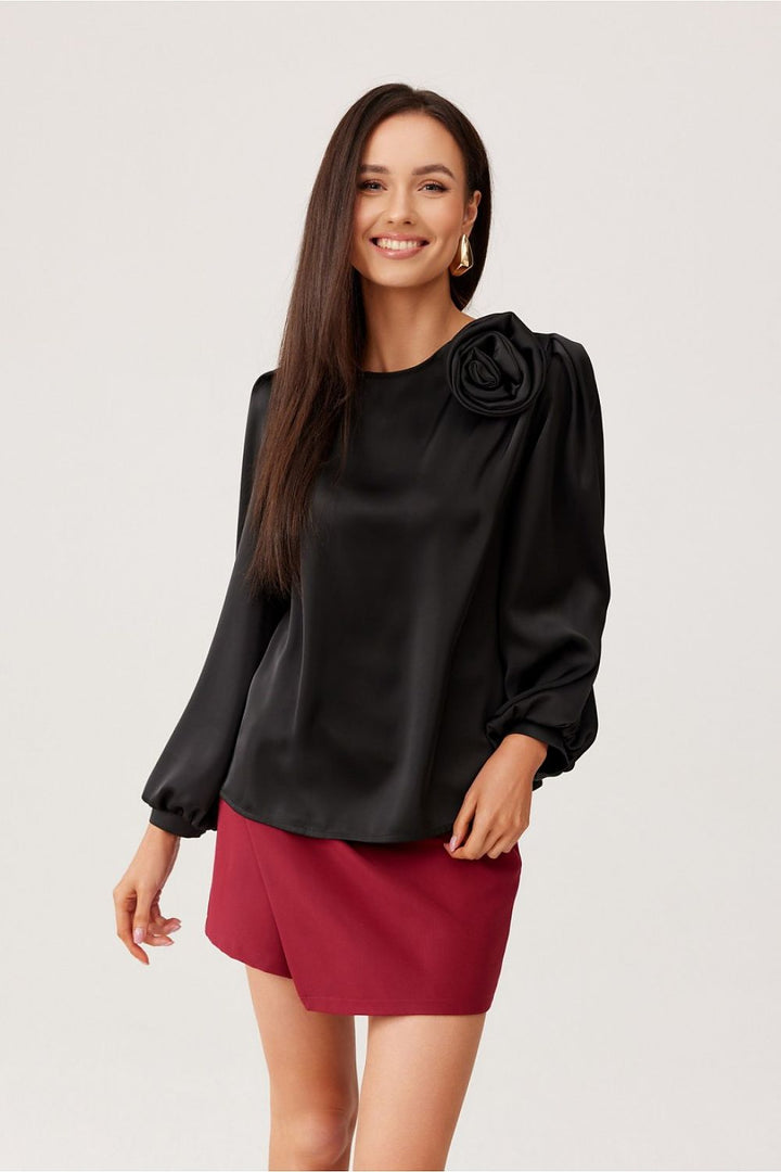 Stilla | Satin Bluse med Elegance