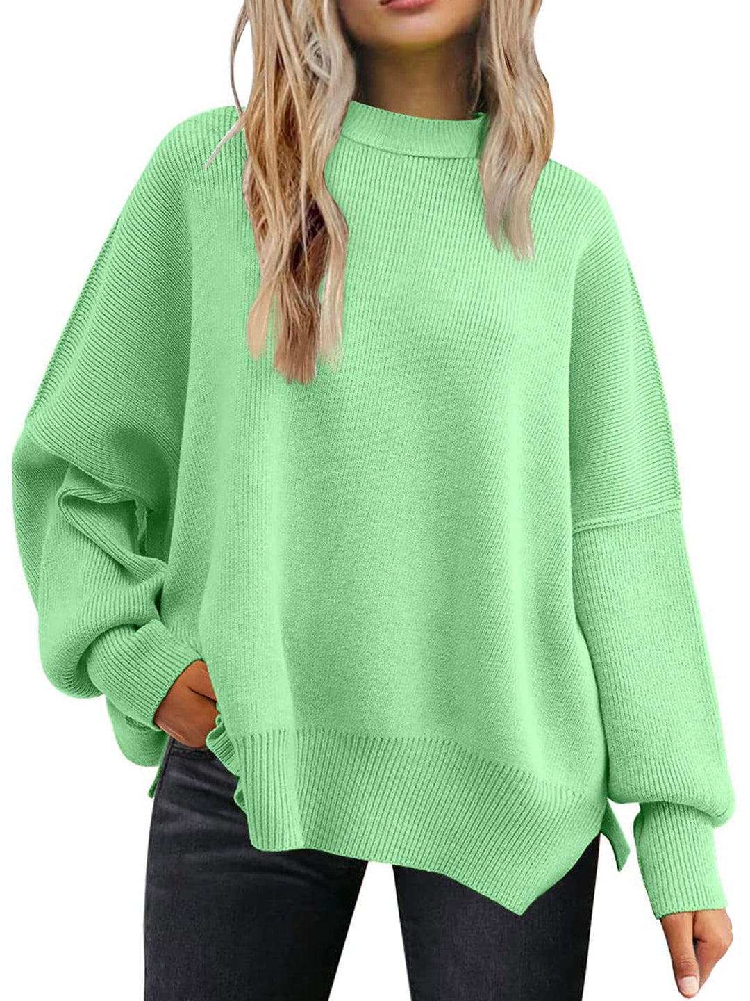 Stilla | Rundhals Pullover med Slids og Faldende Skuldre