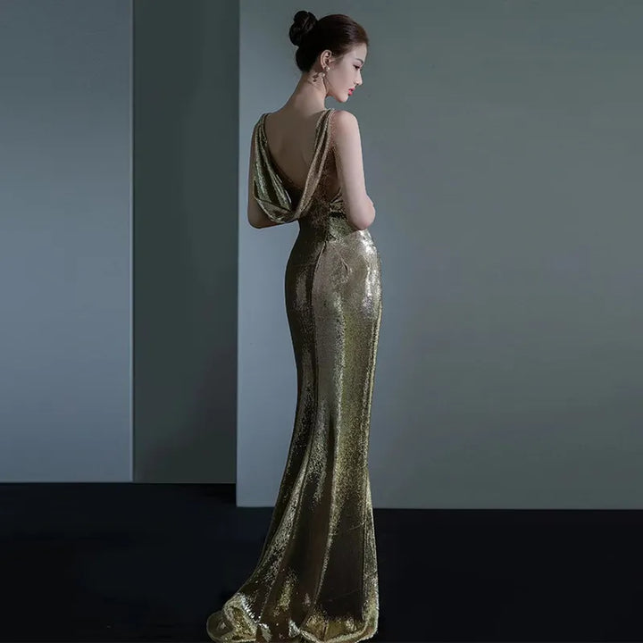 Stilla | Elegant aftenkjole til damer med pailletter og fishtail