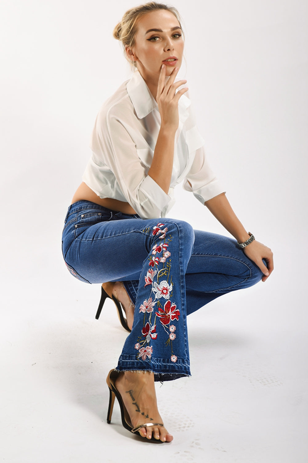 Stilla | Størrelse Blomst Broderi Bred Ben Jeans