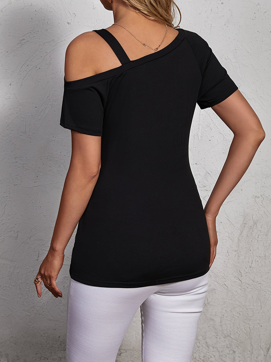 Stilla | T-Shirt Med Bare Skuldre Sort, Kort Ærme, Sommer Dekoreret Knap