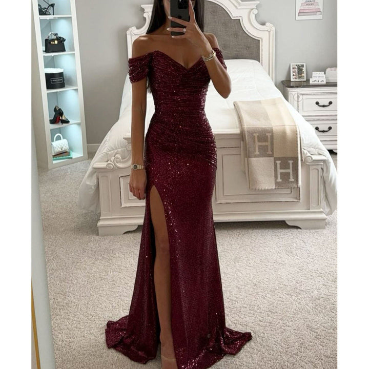 Stilla | Off Shoulder Aftenkjole med Pailletter Elegant Festkjole med Slids og Figurformet Snit til Festlige Anledninger