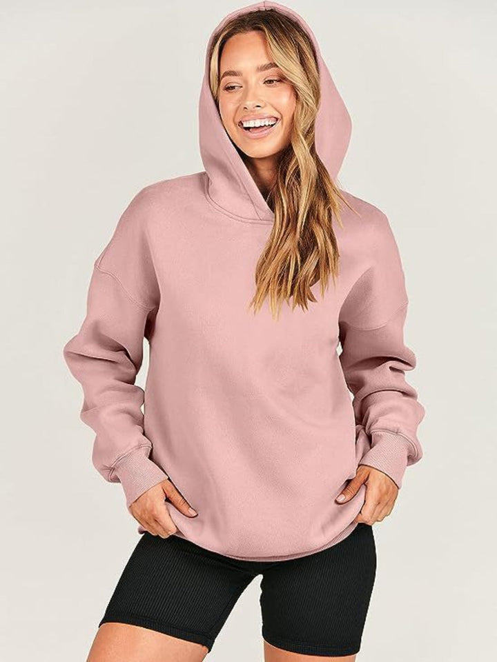 Stilla | Hoodie med lange ærmer og faldende skuldre