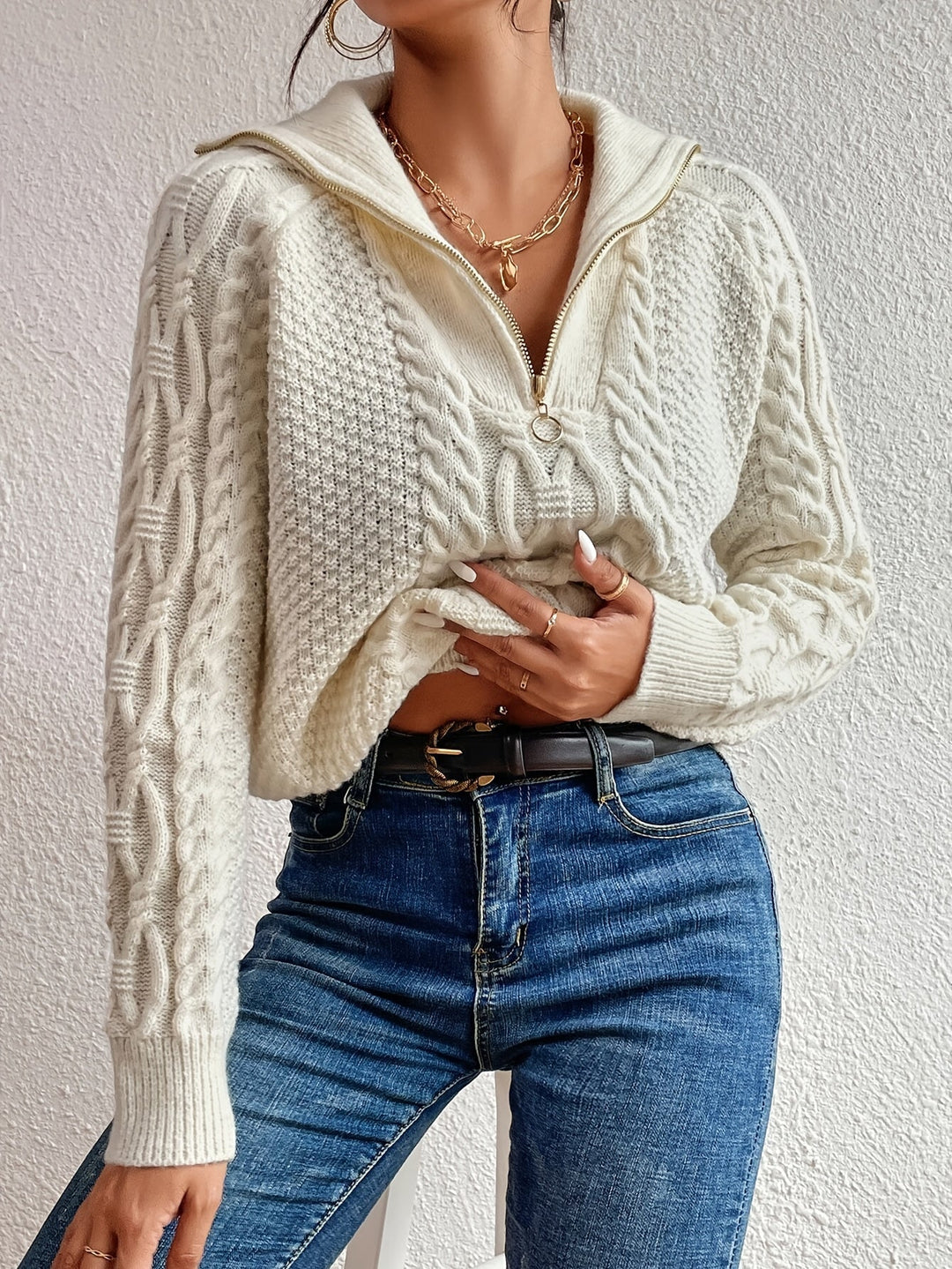 Stilla | Kablestrikpullover med lynlåskrave