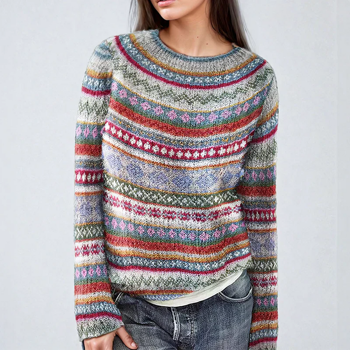 Stilla | Stribet strikket sweater til damer i moderne stil