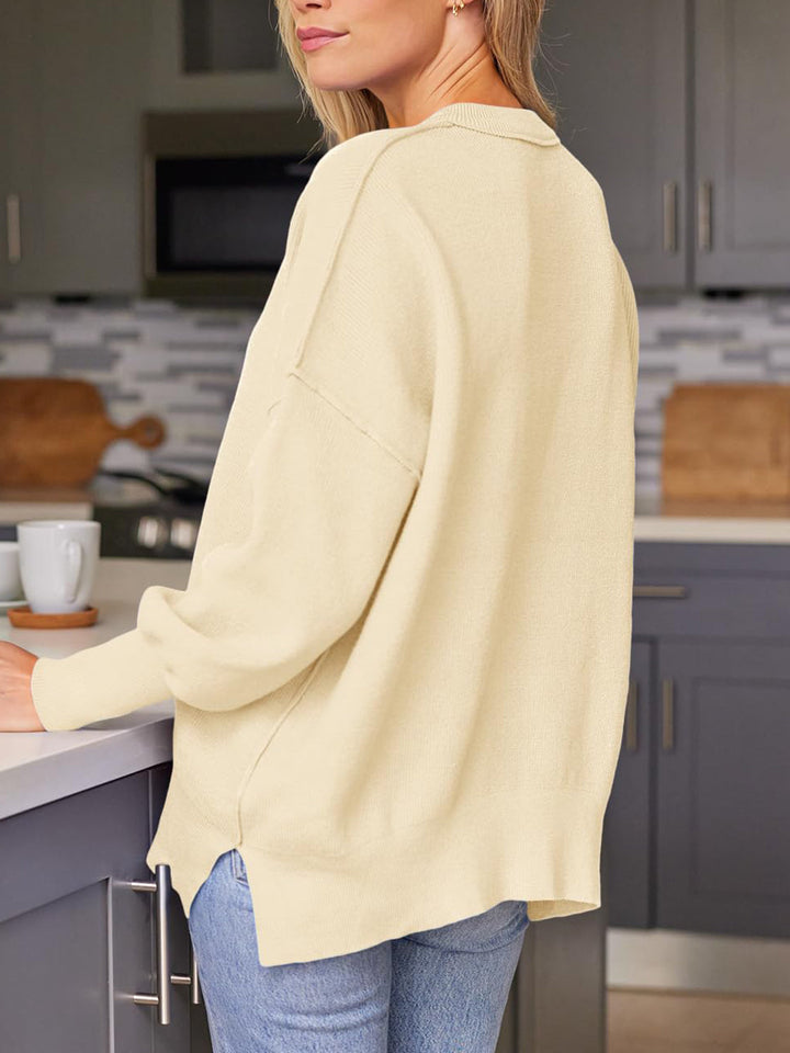 Stilla | Rundhals Pullover med Slids og Faldende Skuldre