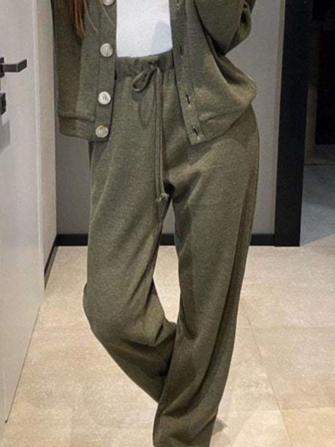Stilla | Overdel og Lange Ærmer Blusebukser Med Knap i Størrelse Op