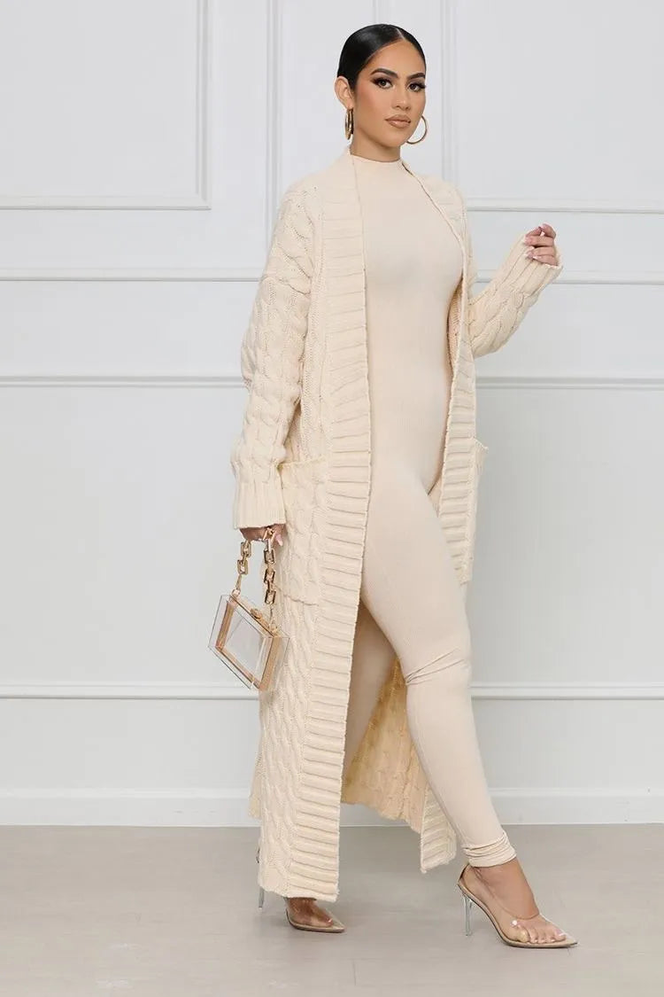 Stilla | Lang Strikmanteau til Elegance