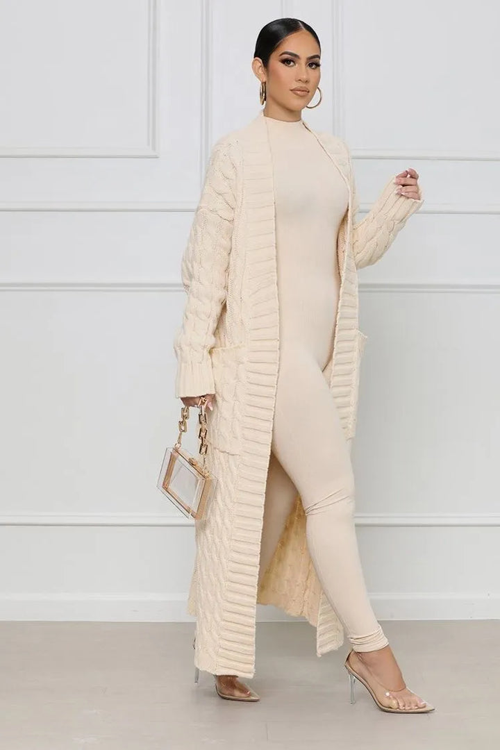 Stilla | Lang Strikmanteau til Elegance